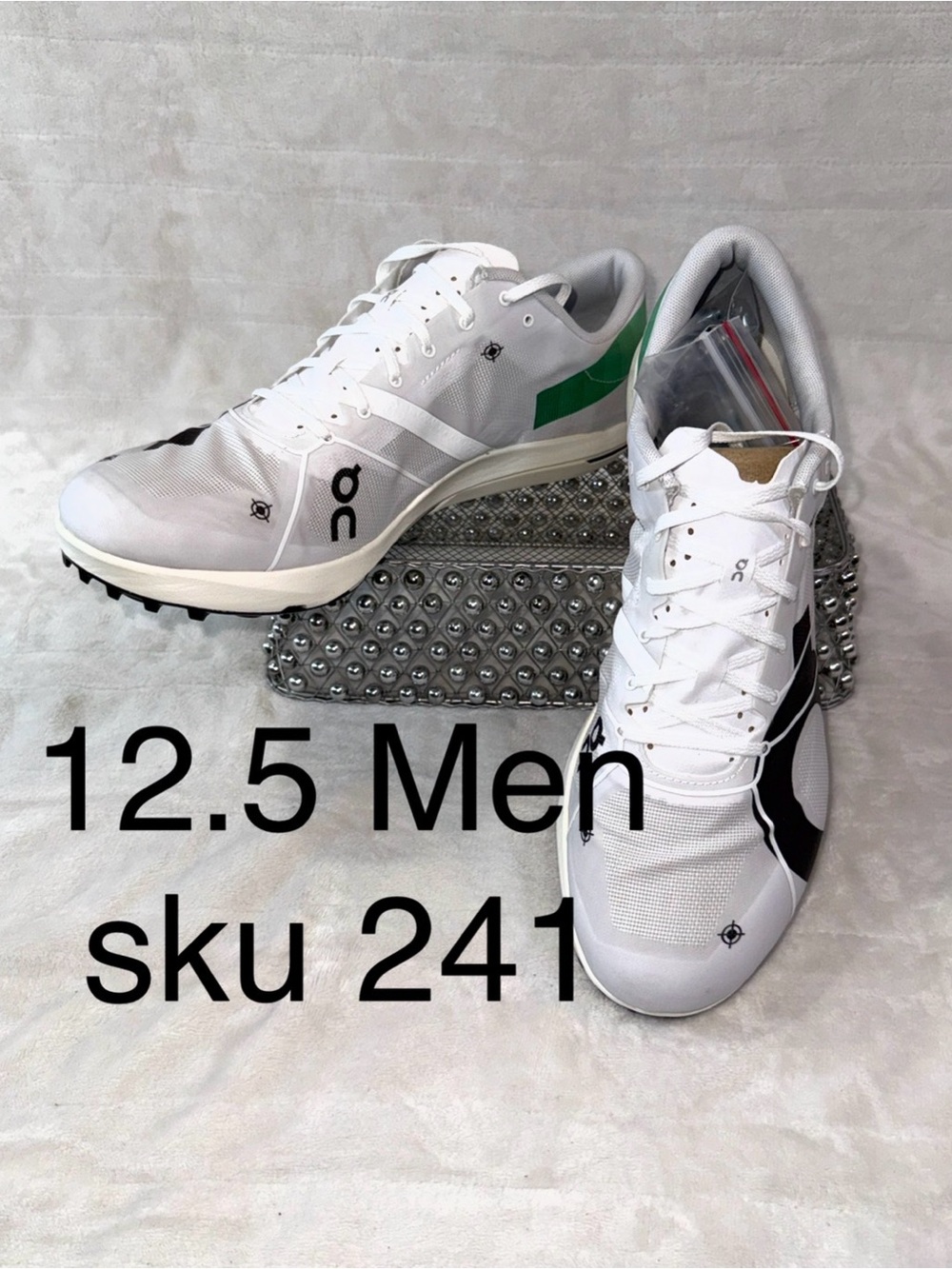 On Running removable spikes 12.5 mens Athletic Sneaker cleats, White Black, Mint